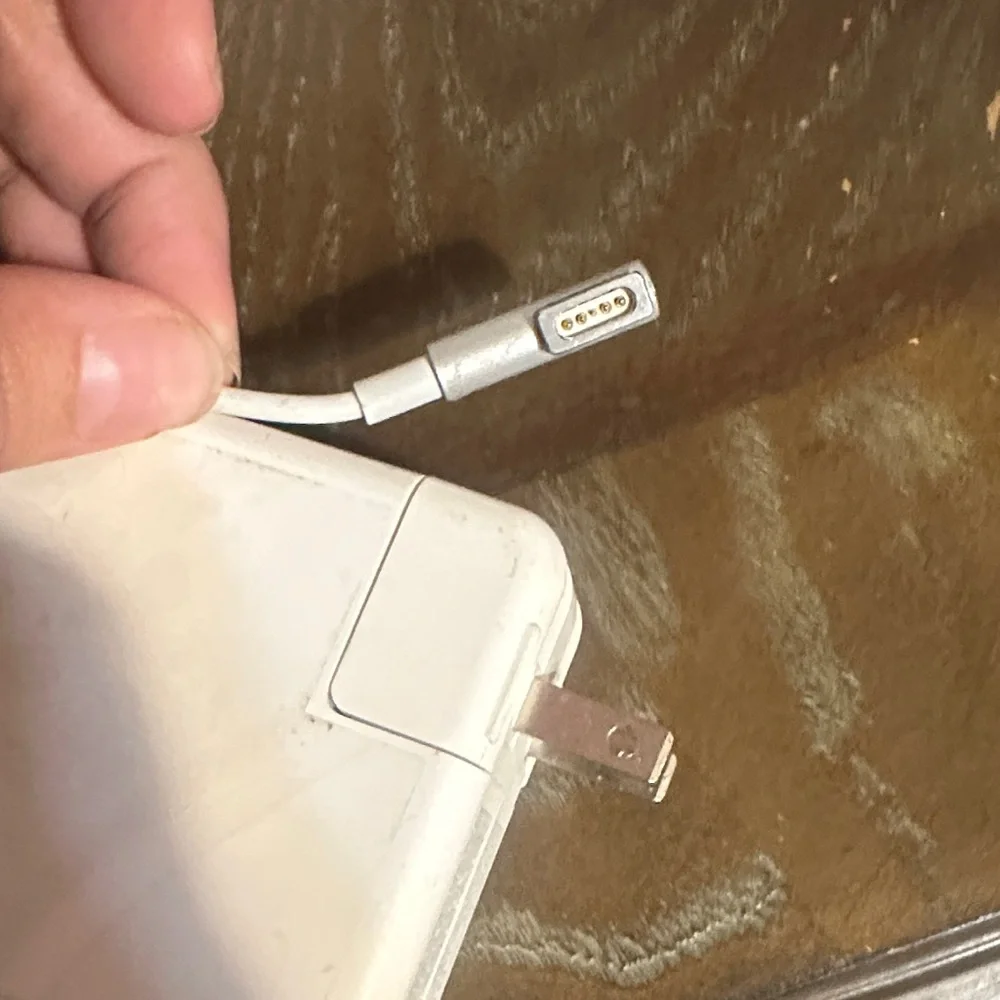 Apple Mac book White Charger cord